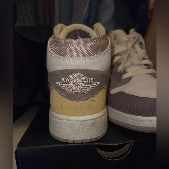 Air Jordan 1 - Picture 6 of 7